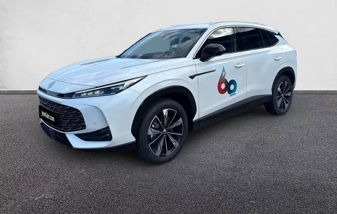 MG EHS 1.5 Hybrid+ 224 ch Luxury extérieur trois quart avant gauche 9322