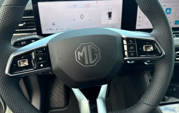 MG EHS 1.5 Hybrid+ 224 ch Luxury photo 28 9322