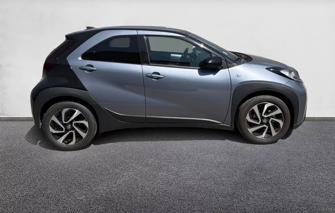 TOYOTA AYGO X 1.0 VVT-i 72 S-CVT Design extérieur côté droit 1103702
