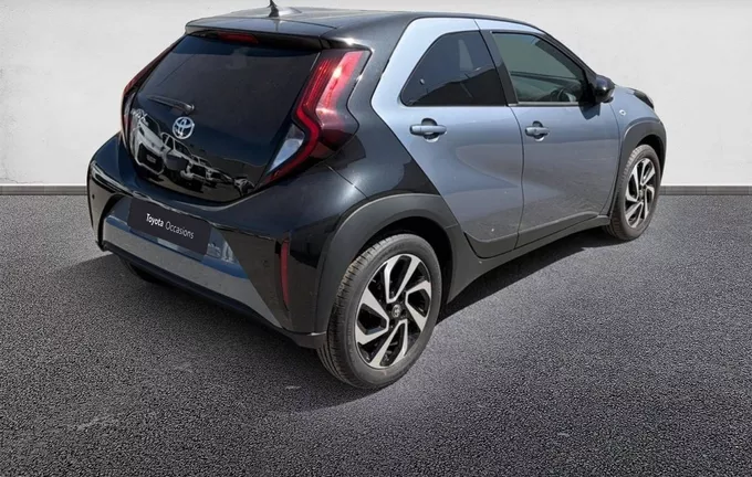 TOYOTA AYGO X 1.0 VVT-i 72 S-CVT Design extérieur trois quart arrière droit 1103702