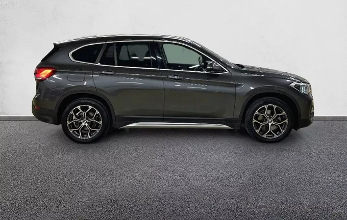 BMW X1 sDrive 18i 136 ch DKG7 xLine extérieur côté droit 212613