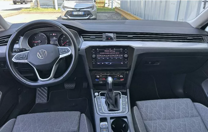 VOLKSWAGEN PASSAT SW 2.0 TDI EVO SCR 122 DSG7 Life Plus extérieur trois quart avant droit 213134