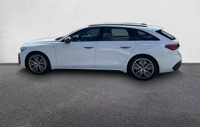 AUDI A5 Avant e-hybrid 299 ch S tronic 7 Quattro S line extérieur côté gauche 5223