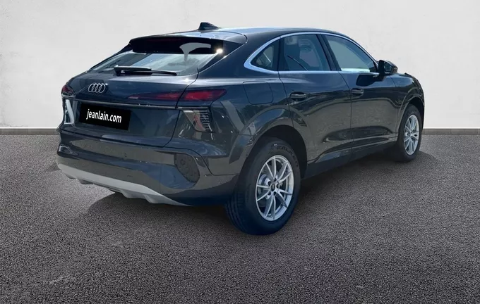 AUDI Q3 Sportback e-hybrid 272 ch S tronic 6 Design extérieur trois quart arrière droit 0764