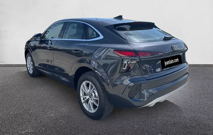 AUDI Q3 Sportback e-hybrid 272 ch S tronic 6 Design extérieur trois quart arrière gauche 0764