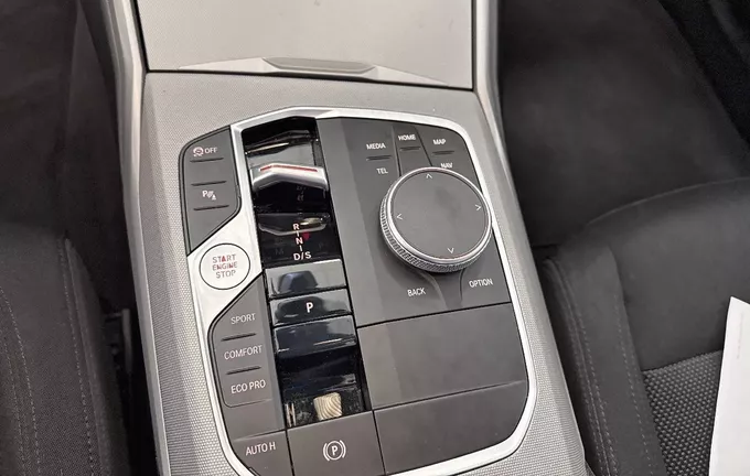 BMW SERIE 3 Touring 318d 150 ch BVA8 photo 13 213111