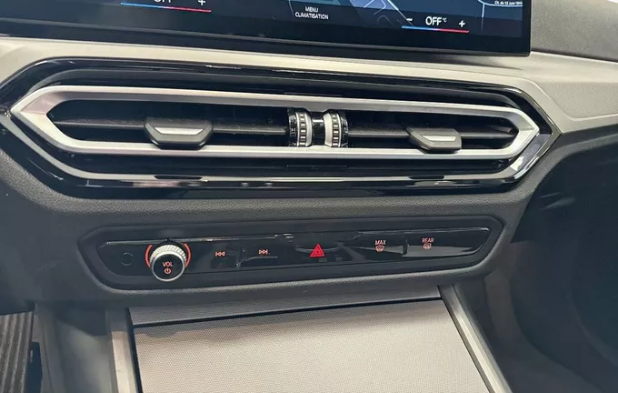 BMW SERIE 3 Touring 318d 150 ch BVA8 photo 14 213111
