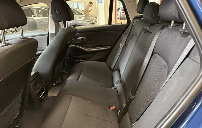 BMW SERIE 3 Touring 318d 150 ch BVA8 photo 17 213111