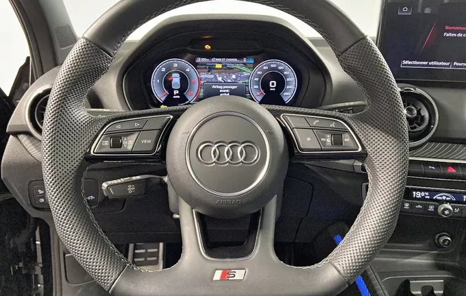 AUDI Q2 35 TDI 150 S tronic 7 Black Edition photo 12 2125740