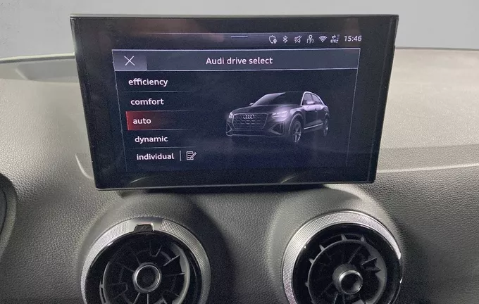 AUDI Q2 35 TDI 150 S tronic 7 Black Edition photo 19 2125740