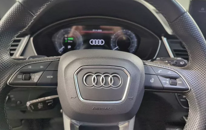 AUDI Q5 55 TFSIe 367 S tronic 7 Quattro S line photo 13 2126905