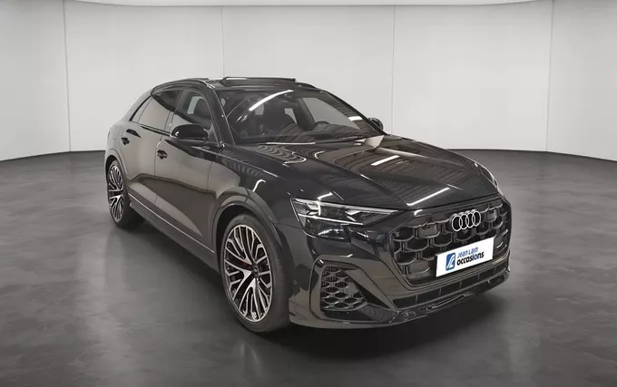 AUDI Q8 60 TFSI e 490 Tiptronic 8 quattro Competition extérieur trois quart avant gauche 2120904