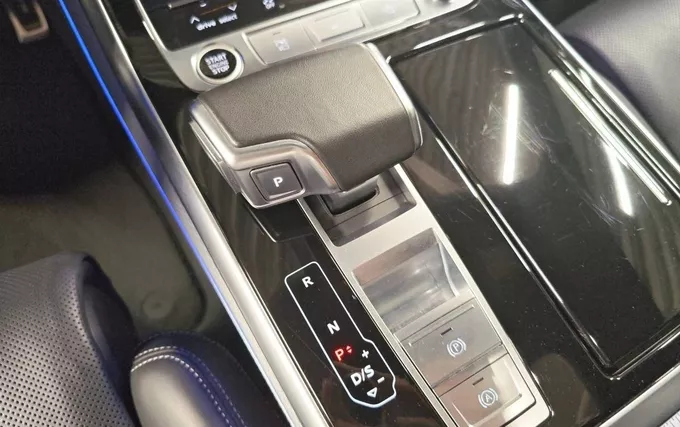 AUDI Q8 60 TFSI e 490 Tiptronic 8 quattro Competition photo 13 2120904