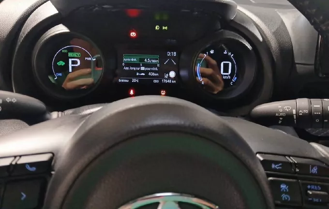 TOYOTA YARIS CROSS Hybride 116h 2WD Design photo 10 946484