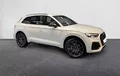 Miniature AUDI Q5 50 TFSIe 299 S tronic 7 Quattro Black Edition extérieur trois quart avant droit 2128245