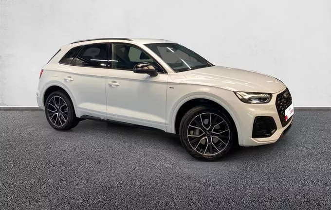 AUDI Q5 50 TFSIe 299 S tronic 7 Quattro Black Edition extérieur trois quart avant droit 2128245