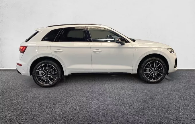 AUDI Q5 50 TFSIe 299 S tronic 7 Quattro Black Edition extérieur côté droit 2128245