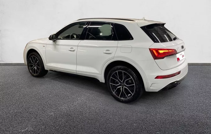 AUDI Q5 50 TFSIe 299 S tronic 7 Quattro Black Edition extérieur trois quart arrière gauche 2128245