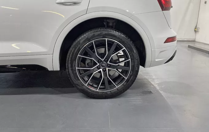 AUDI Q5 50 TFSIe 299 S tronic 7 Quattro Black Edition photo 9 2128245