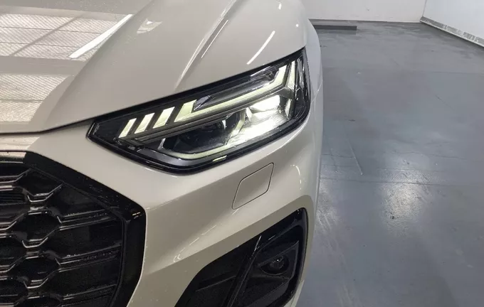 AUDI Q5 50 TFSIe 299 S tronic 7 Quattro Black Edition photo 19 2128245