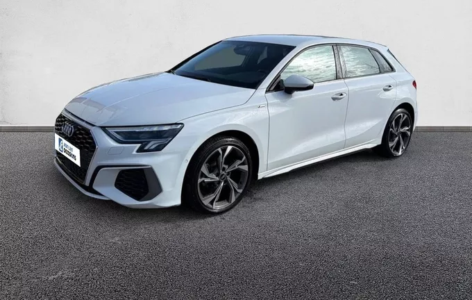 AUDI A3 Sportback 30 TDI 116 S tronic 7 S Line extérieur trois quart avant gauche 560420