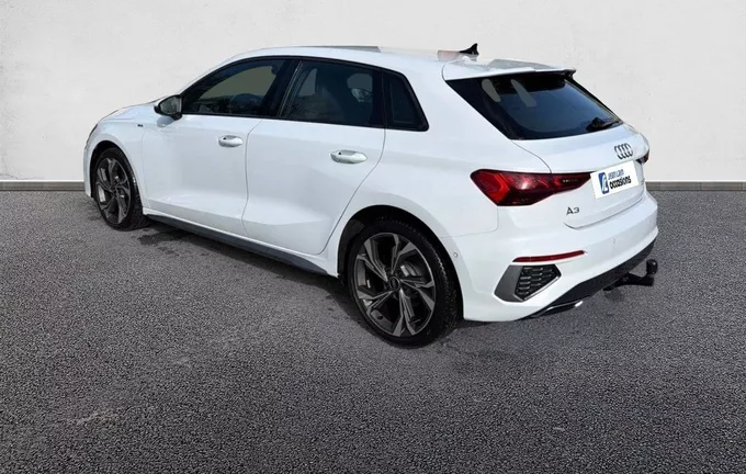 AUDI A3 Sportback 30 TDI 116 S tronic 7 S Line extérieur trois quart arrière gauche 560420