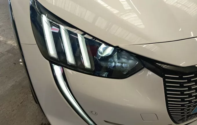 PEUGEOT 208 Electrique 50 kWh 136ch GT photo 16 945834