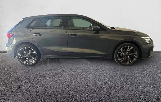 AUDI A3 Sportback 35 TFSI Mild Hybrid 150 S tronic 7 S Line extérieur côté droit 2128751