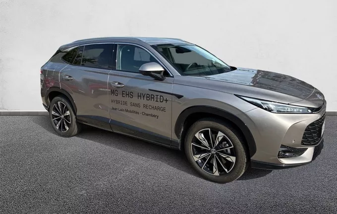 MG EHS 1.5 Hybrid+ 224 ch Luxury extérieur trois quart avant droit 8354