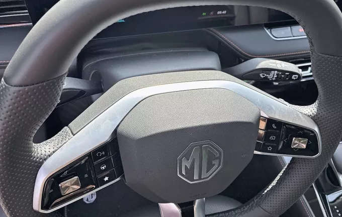 MG EHS 1.5 Hybrid+ 224 ch Luxury photo 12 8354