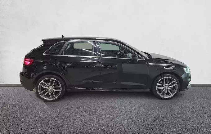 AUDI A3 Sportback 40 e-tron 204 S tronic 6 Design Luxe extérieur côté droit 2128831