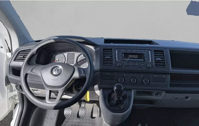 VOLKSWAGEN UTILITAIRES CARAVELLE 2.0 TDI 150 BMT Longue BVM6 4Motion Lounge extérieur trois quart avant droit 106156