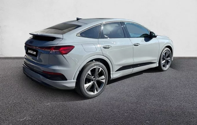 AUDI Q4 E-TRON Sportback 45 285 ch 82 kWh extérieur trois quart arrière droit 9256