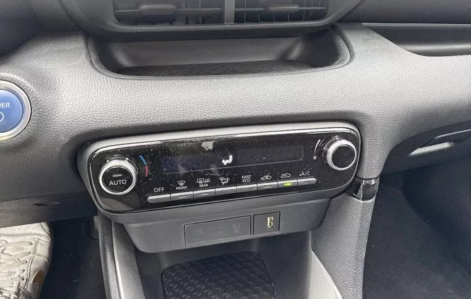 TOYOTA YARIS Hybride 116h Dynamic photo 14 1102630