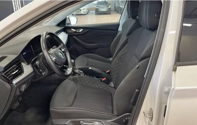 SKODA SCALA 1.0 TSI Evo 110 ch DSG7 Business extérieur trois quart arrière droit 3013016