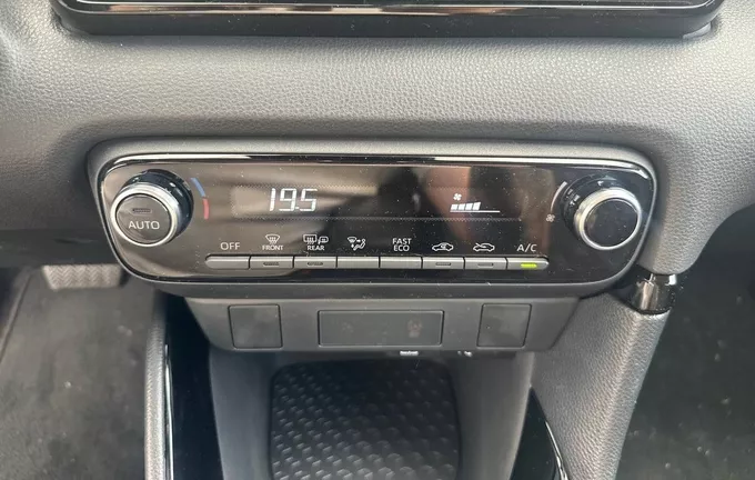 TOYOTA YARIS Hybride 116h Design photo 14 159297