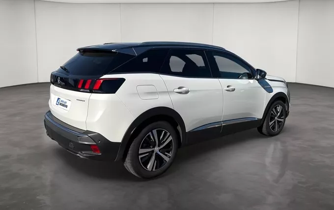 PEUGEOT 3008 Hybrid4 300 e-EAT8 GT Line extérieur trois quart arrière droit 946684