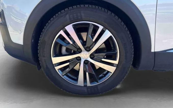 PEUGEOT 3008 Hybrid4 300 e-EAT8 GT Line photo 9 946684