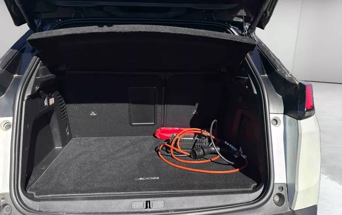 PEUGEOT 3008 Hybrid4 300 e-EAT8 GT Line photo 10 946684