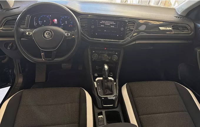 VOLKSWAGEN T-ROC 1.5 TSI 150 EVO Start/Stop DSG7 Carat extérieur trois quart avant droit 213522