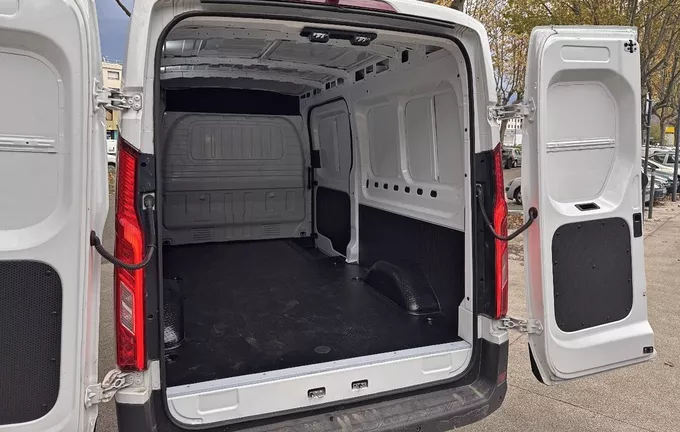 MAXUS E-DELIVER 9 FOURGON E-DELIVER9 FOURGON L3H2 88 KWH extérieur côté droit 6800205