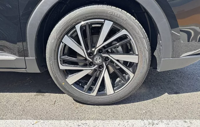 MG ZS 1.5 L Hybrid+ 197 ch Luxury photo 10 7710