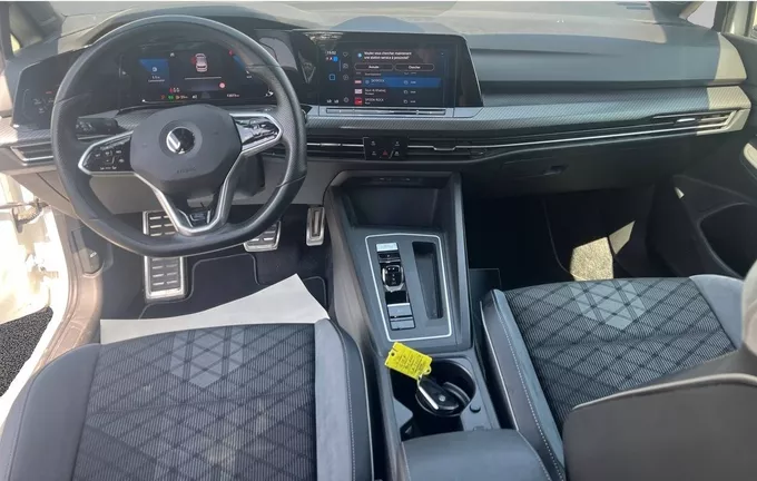 VOLKSWAGEN GOLF 1.5 eTSI OPF 150 DSG7 R-Line extérieur trois quart avant droit 2131056