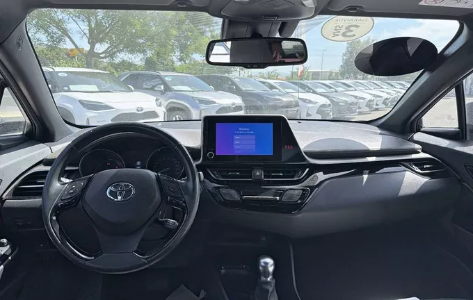 TOYOTA C-HR Hybride 1.8L Distinctive photo 18 1103518