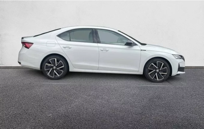 SKODA OCTAVIA 1.5 TSI Hybrid 150 ch ACT DSG7 Sportline extérieur côté droit 2121061