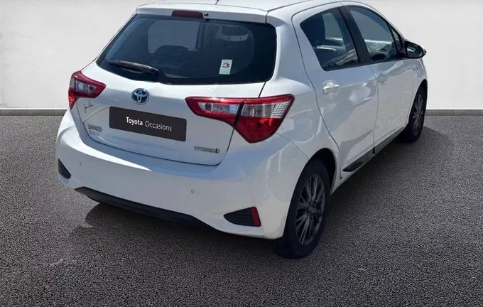 TOYOTA YARIS Hybride 100h Dynamic extérieur trois quart arrière droit 1103644