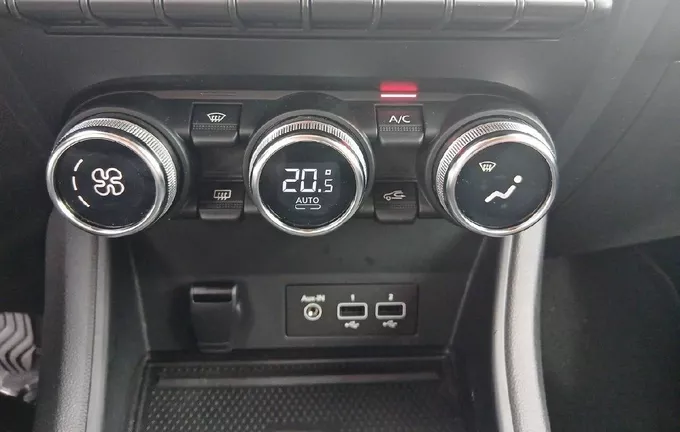RENAULT CAPTUR TCe 140 SL Rive Gauche photo 14 2128677
