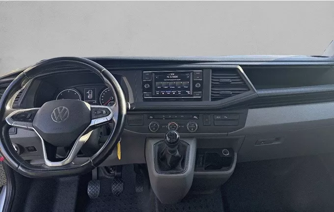 VOLKSWAGEN UTILITAIRES CARAVELLE 6.1 2.0 TDI 150 BMT Courte BVM6 4Motion Confortline extérieur trois quart avant droit 106054