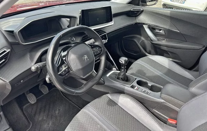 PEUGEOT 2008 PureTech 100 S&S BVM6 Allure photo 11 2130297