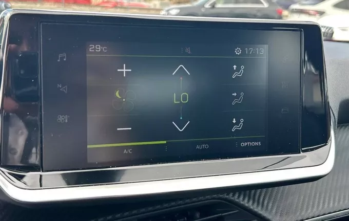 PEUGEOT 2008 PureTech 100 S&S BVM6 Allure photo 15 2130297